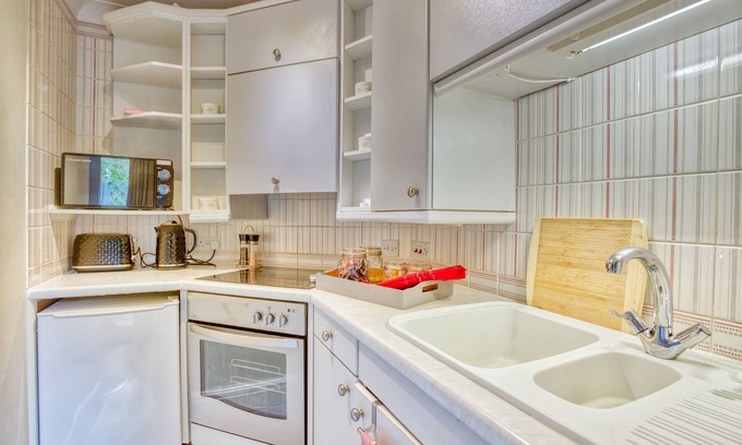 Thorpe On The Hill House | Pass the Keys | Cosy Hideaway in the Countryside