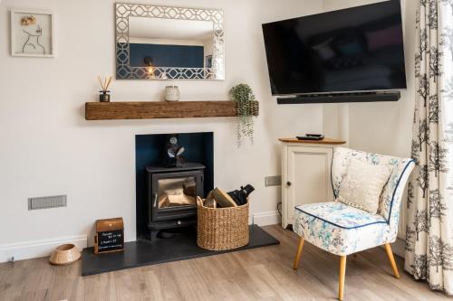 Little Kimble House | Pass the Keys Cute Cosy Cottage Chilterns