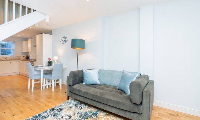 Bath House | Pass the Keys | Delightful retreat in Larkhall with free parking