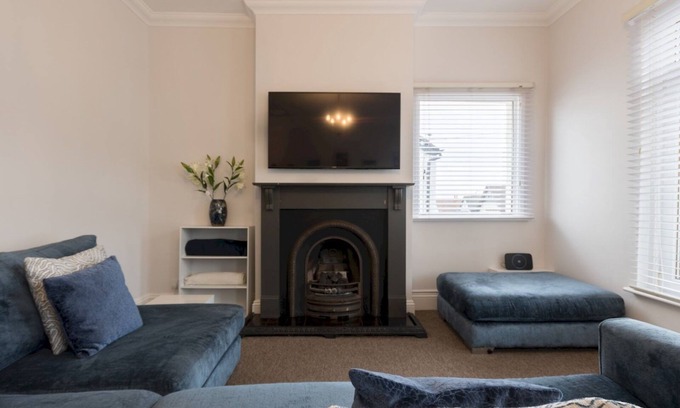 Leigh-on-Sea Apartment | Pass the Keys | Cosy Flat in Leigh | Sea View