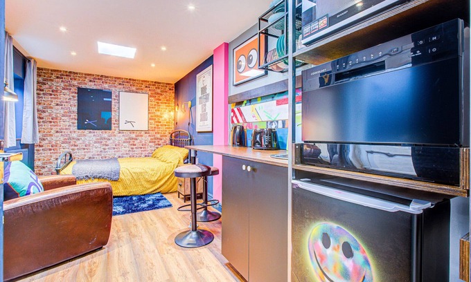 Westcliff-on-Sea Apartment | Pass the Keys | Cosy Studio flat near hospital
