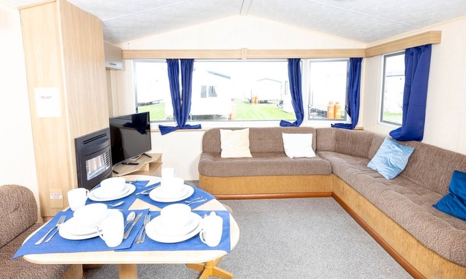 Leysdown-on-Sea House | Pass the Keys | Harts Holiday Park Caravan for 8