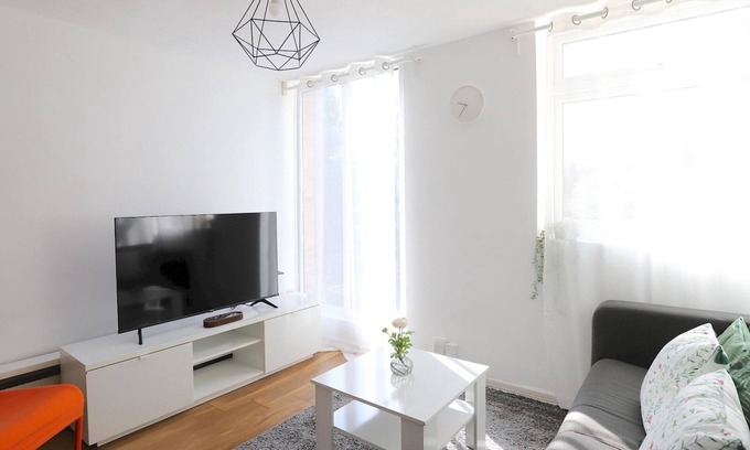 Headington House | Pass the Keys | Headington 4BR Home Parking and Garden Oxford