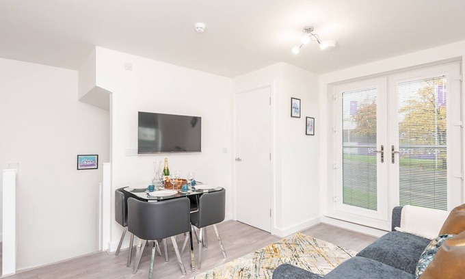 Chapeltown House | Pass the Keys | Horsforth Haven - Brand New Townhouse With Balcony