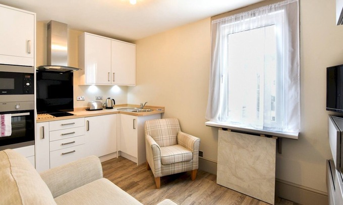 Uplands Apartment | Pass the Keys | Hotel standard, bijou 1 bed apartment in Uplands