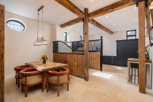 Brill House | Pass the Keys Merlin’s stables-country retreat