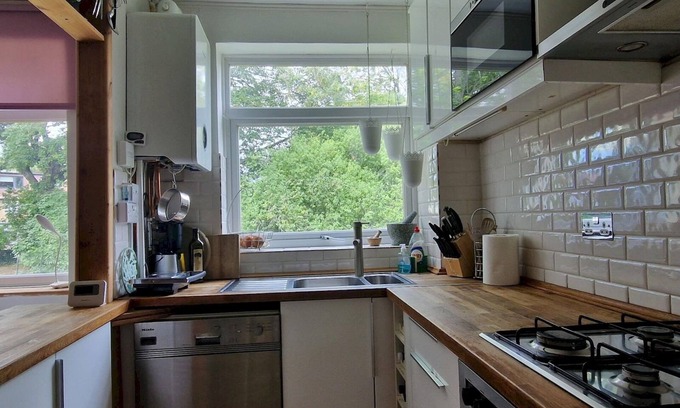 Forest Hill Apartment | Pass the Keys | Quiet Flat near Honor Oak Park
