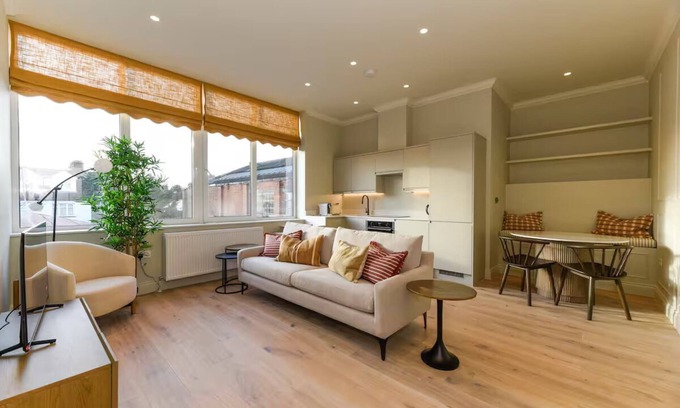 Twickenham Riverside Apartment | Pass the Keys | Stunning loft style apartment