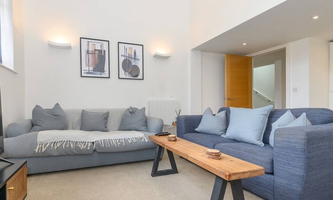 Headingley Apartment | Pass the Keys | The Old School House - Heart of Headingley