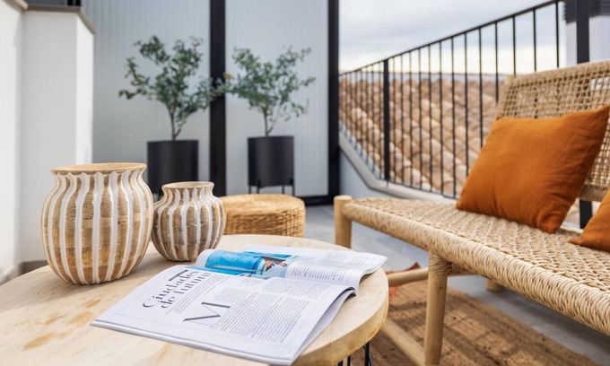 Granada City Center Apartment | Patio Zahorí Boutique Apartments 8