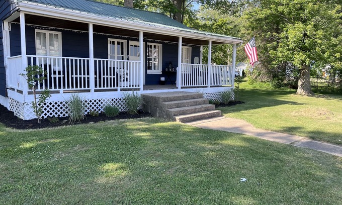 Paw Paw Lake Cottage | Paw Paw Lake Retreat