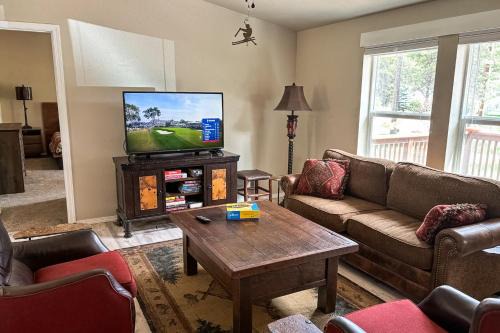 Three Rivers House | Paws & Pines Family Escape