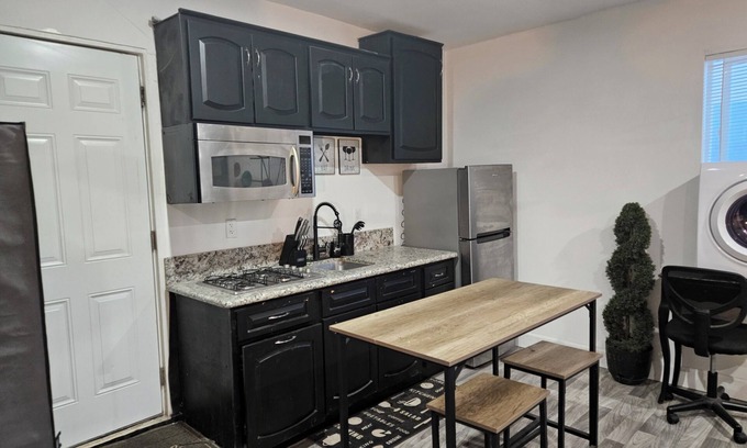 Harbor Gateway North Apartment | Peace and Zen