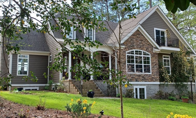 Carrollton House | Peace on the Brewers River.