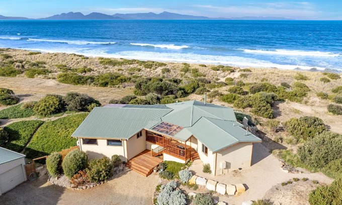 Dolphin Sands House | Peace & Plenty