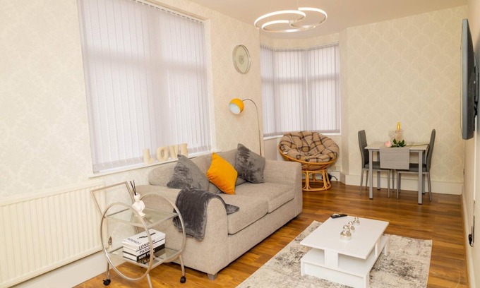 Openshaw Apartment | Peace Suite