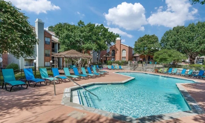 Irving Apartment | Peaceful 1BR King Suite w/Pool, Gym & Parking 04