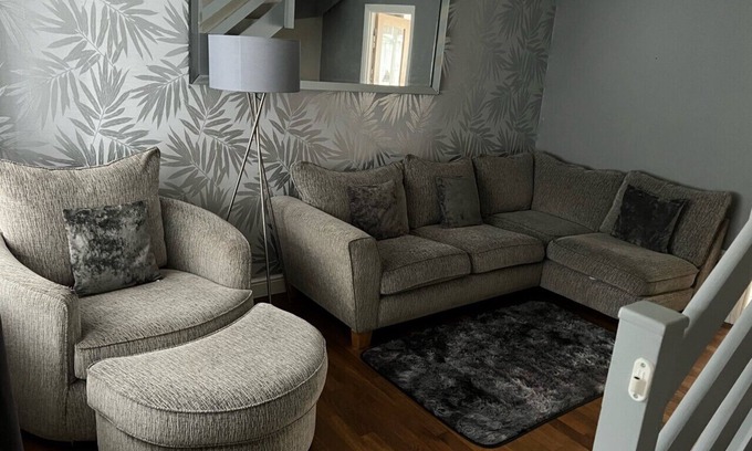 Warrington House | Peaceful 2 bed semi-detached house
