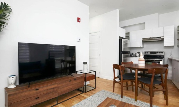 Ville-Marie Apartment | Peaceful 2BR Getaway in Downtown