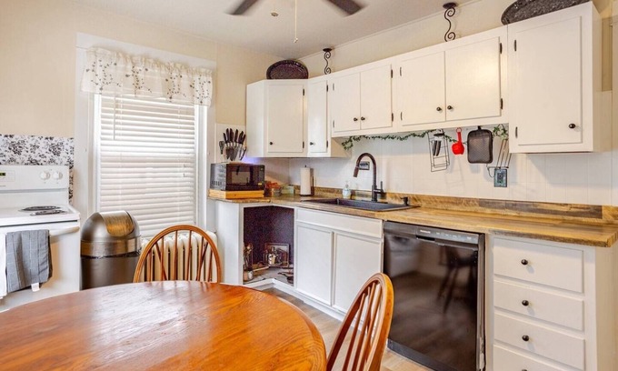Shillington Apartment | Peaceful 2BR w/Zen Room