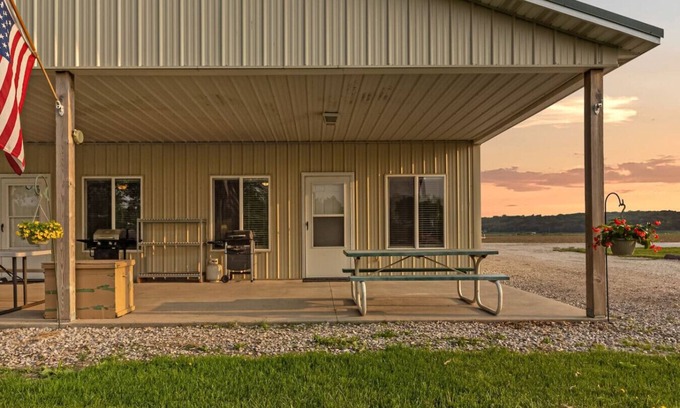 Burt County Cabin | Peaceful 6-Bed River Cabin – Family-Friendly Getaway with Boat Slip & Playground Access | Sleeps 9