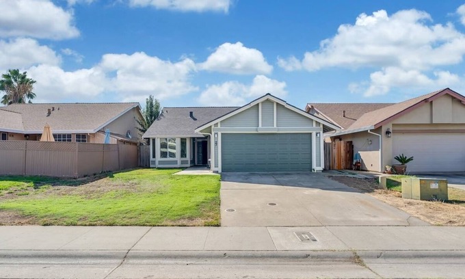 Sacramento House | Peaceful and spacious family-friendly home perfect for long term stay