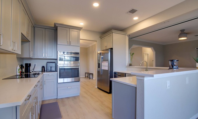 High Vista House | Peaceful Austin Home w/Deck ~ 14 Mi to Downtown