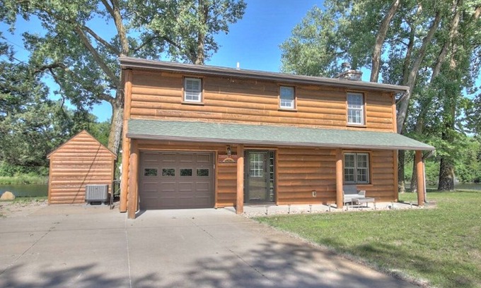 Fremont Cabin | Peaceful Cabin On The Lake-Pet Friendly!
