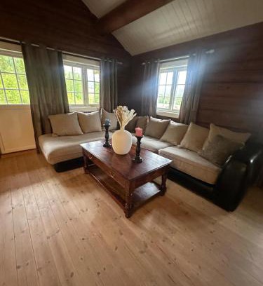 Al House | Peaceful cabin with secluded location