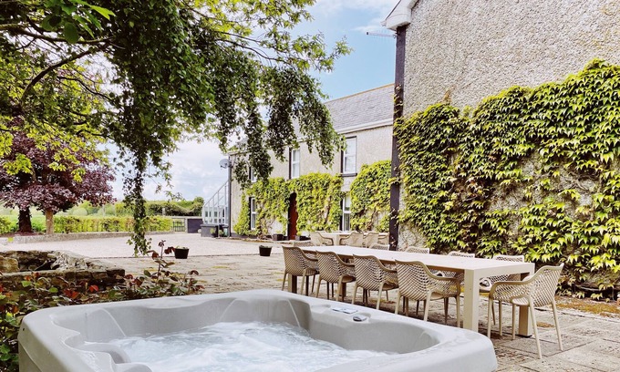 Stradbally House | Peaceful Country Escape