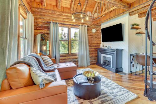 Blissfield Apartment | Peaceful Creekside North Studio with Fire Pit