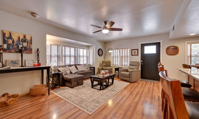 Payson House | Peaceful Deck + Fire Pit: Payson Home!