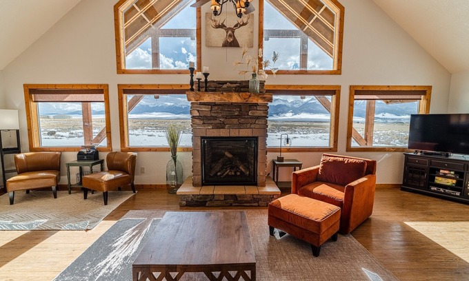 Westcliffe House | Peaceful, family friendly 2 BDR w/mountain views