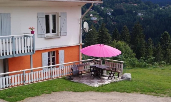 Gerardmer Cottage | Peaceful gîte with garage, terrace and Wifi near Gérardmer lake