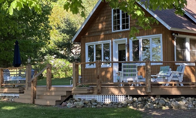 Levering Cabin | Peaceful, lakeside cabin close to Mackinac and other Northern Michigan fun spots