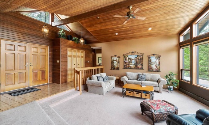 Sorrento Cottage | Peaceful Lakeside Retreat with Stunning Views of Copper Island