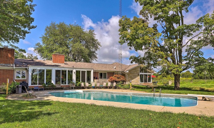 Lebanon House | Peaceful Lebanon Farmhouse/Ranch w/Pool!