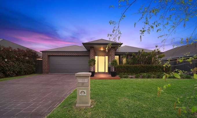 Fern Bay House | Peaceful Location With Cheerful 4-bedroom Home