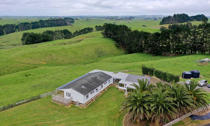 Awhitu Apartment | Peaceful location with many beaches and walks around