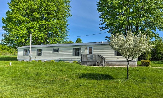 Walkerville House | Peaceful MI Home on 1 Acre Pets Welcome!