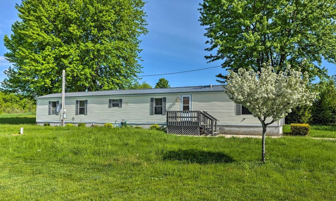 Walkerville House | Peaceful MI Home on 1 Acre: Pets Welcome!
