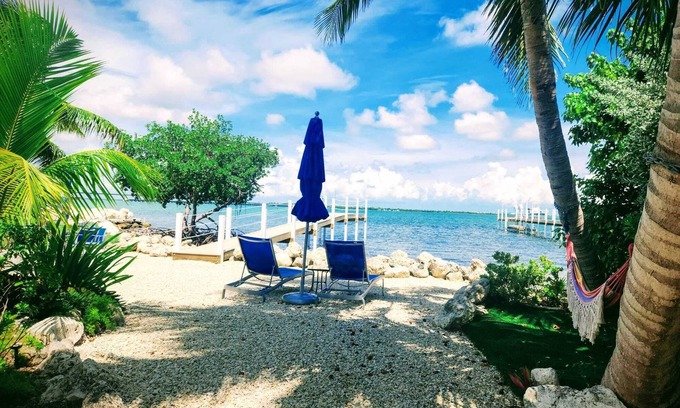 Summerland Key Cottage | Peaceful ocean front cottage.