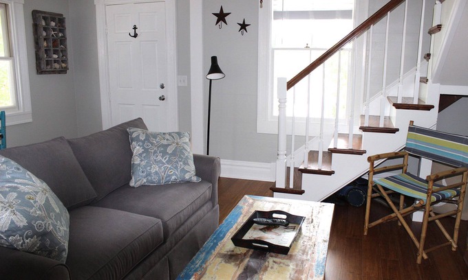 Key West Historic District House | Peaceful One Bedroom Retreat Located Blocks From Duval Street And The Harbor.