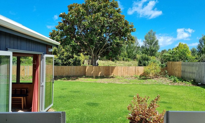 Coromandel Cottage | Peaceful/Pet Friendly/Fully fenced/WiFi/Smart TV/Sky-Sports/Walk to Town