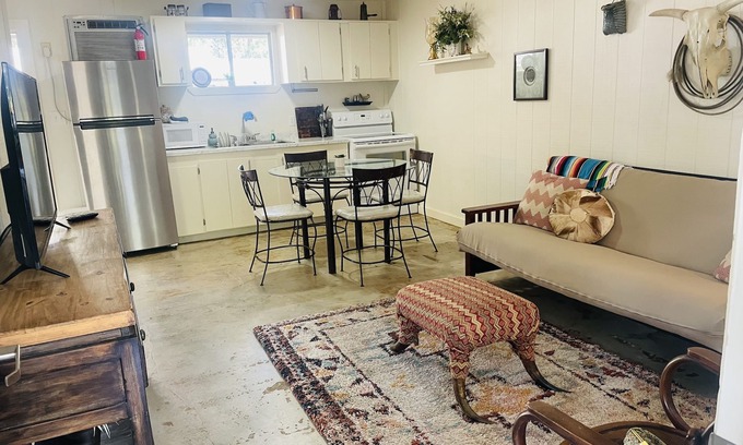 Folsom House | Peaceful, quaint, cozy stay