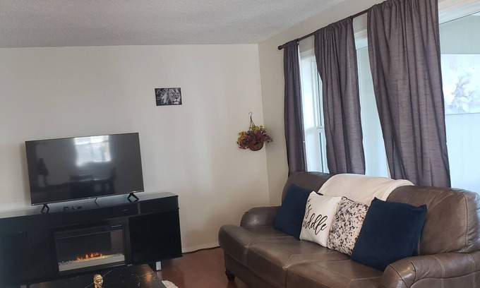 Dawson Creek House | Peaceful/Relaxing/No Shared Spaces/Pet friendly Dawson Creek BC Home