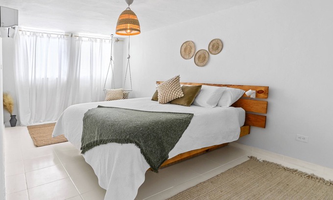 Machos Apartment | Peaceful Remodeled Studio, Minutes To Ferry & Beach