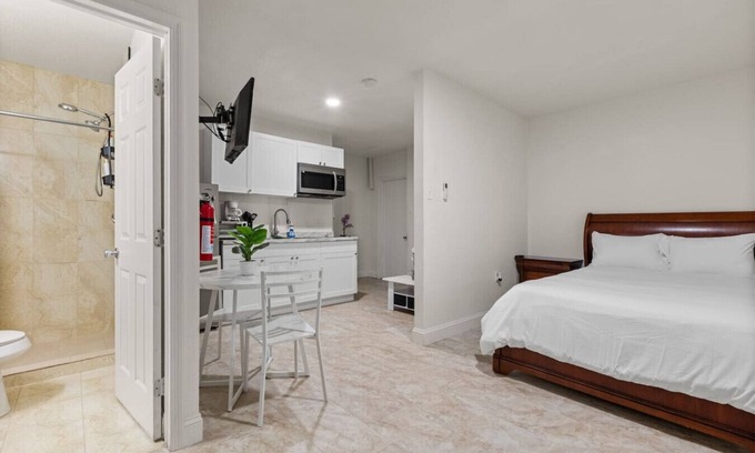 Orlando Apartment | Peaceful Studio in a Quiet Orlando Community