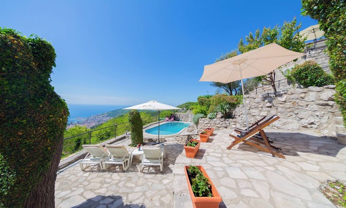 Lapcici Apartment | Peaceful Two-Bedroom Apartment with Private Pool
