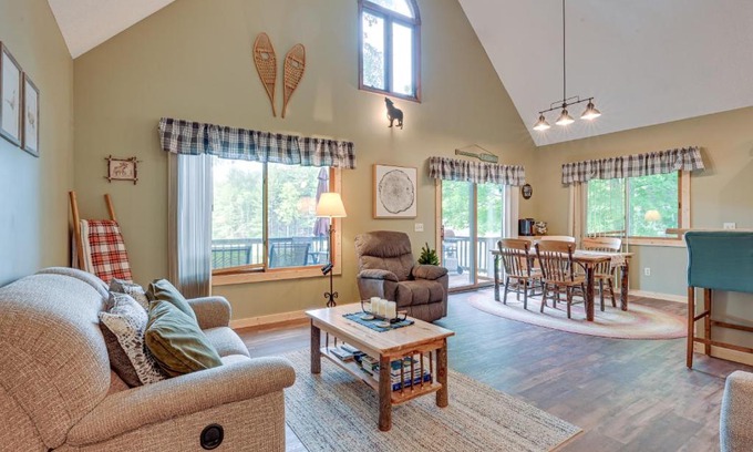 Alger House | Peaceful Waterfront Cabin on Tittabawassee River!